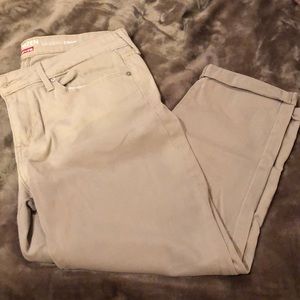 Levi’s beige/khaki jeans